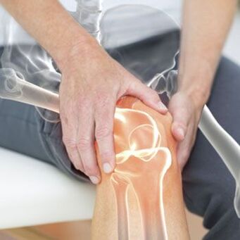 Knee pain may be caused by a dislocation